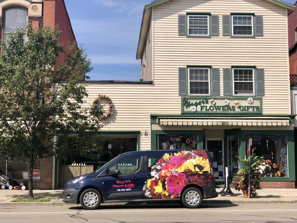 Hagers Flowers and Gifts store front