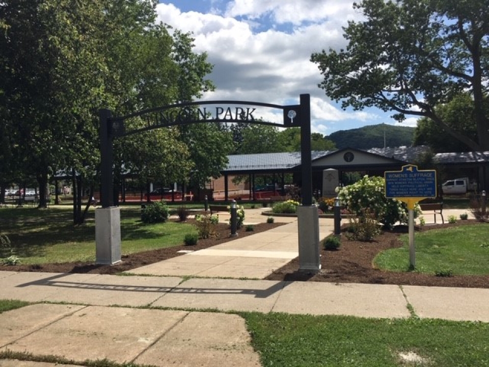 An entry way at Lincoln Park in Olean, NY