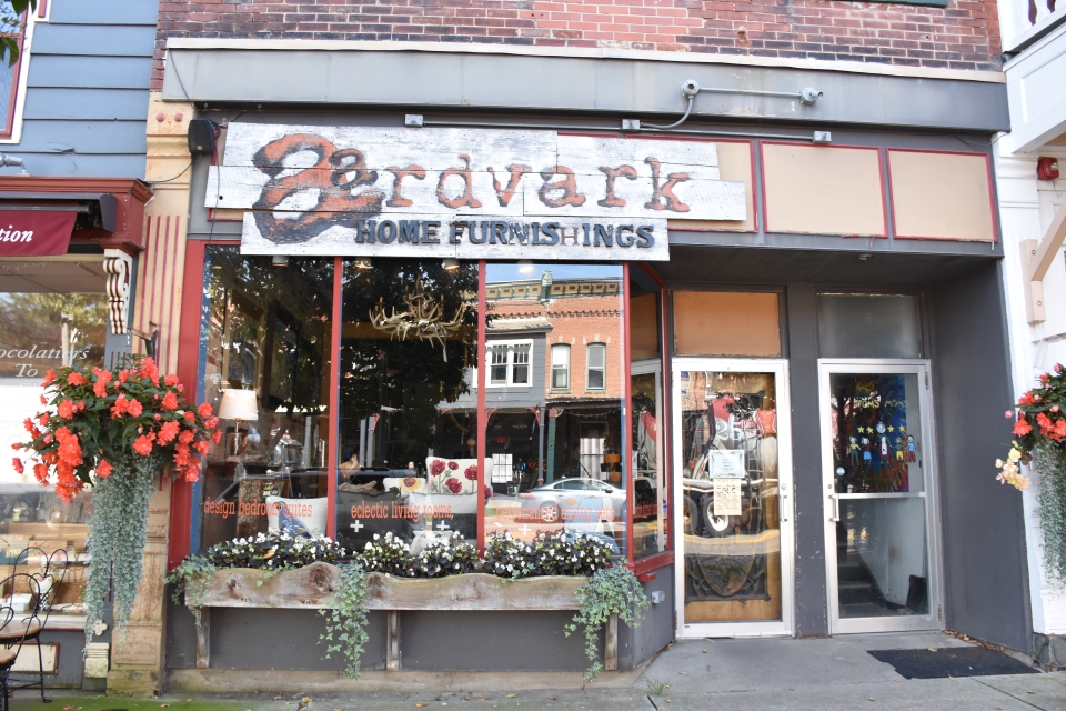 Entrance to Aardvark in Ellicottville