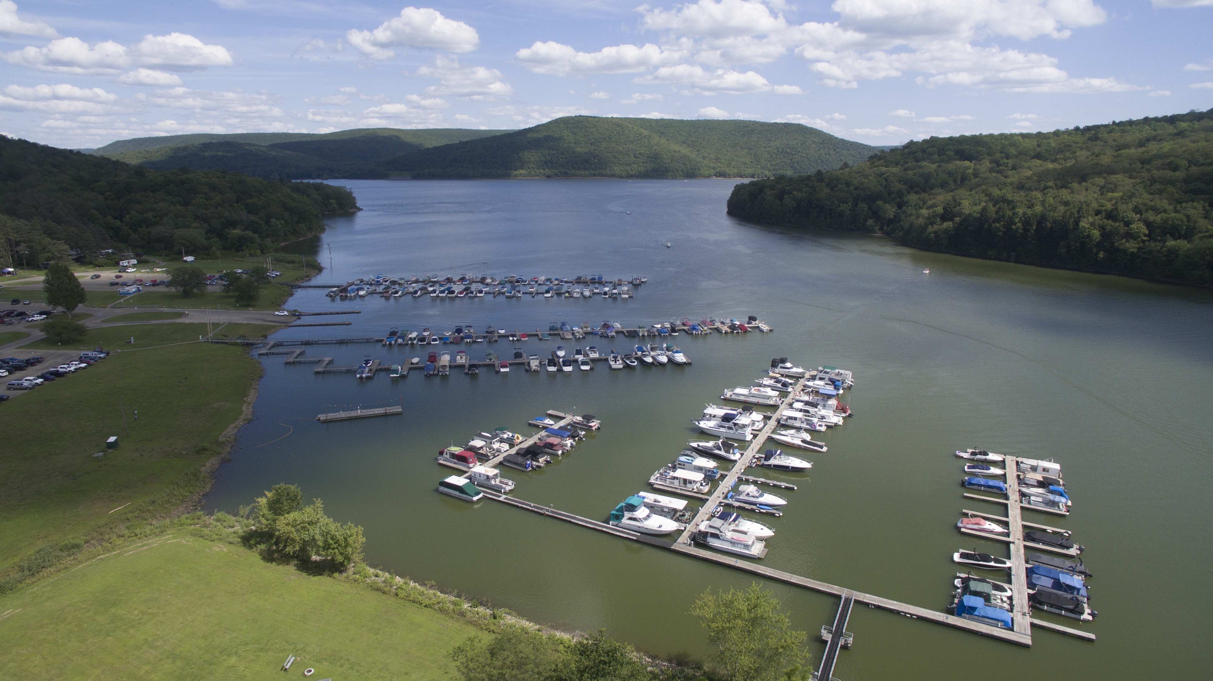 An aerial view of Onoville Marina Park looking from West to East (2021)